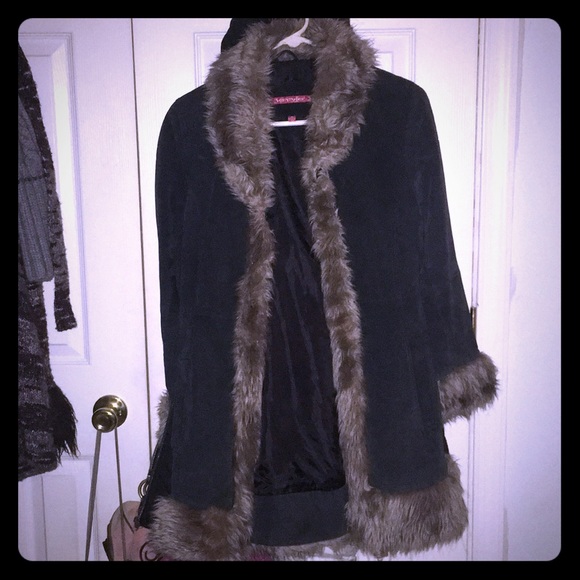 Coat - Picture 1 of 3